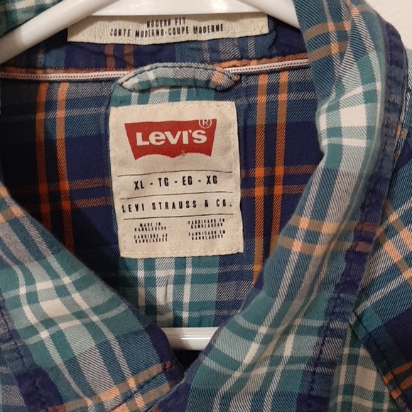 Levi's shirt - Picture 2 of 3